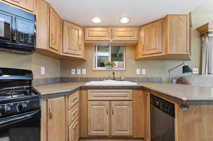 010_Kitchen