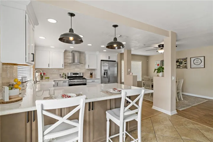 Two-Toned Cabinets