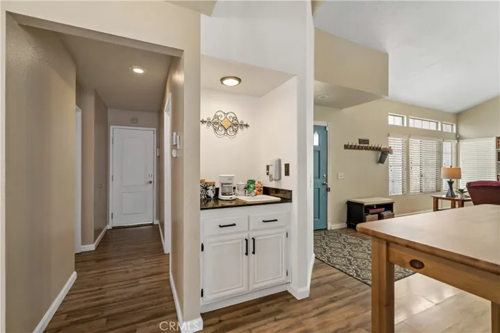 Coffee Bar/Wet Bar