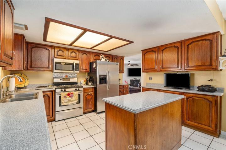19601 Francisca Avenue, Corona, California 92881