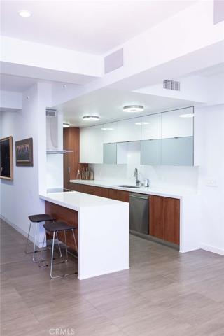 865 Comstock Avenue Unit 17A, Los Angeles, California 90024