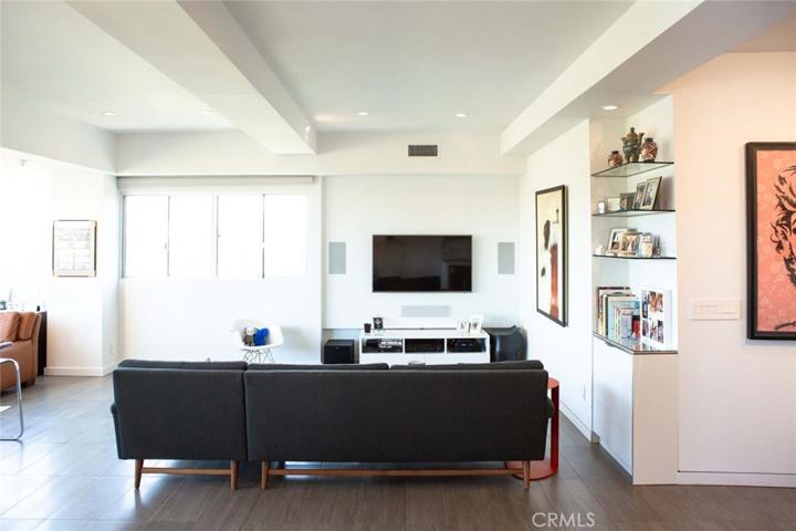 865 Comstock Avenue Unit 17A, Los Angeles, California 90024