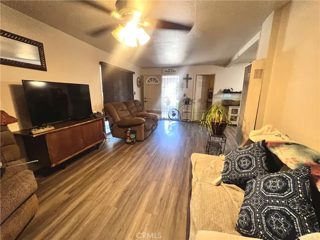 137 S Jordan Avenue, San Jacinto, California 92583