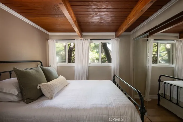 27590 Burnt Mill Drive, Lake Arrowhead, California 92352