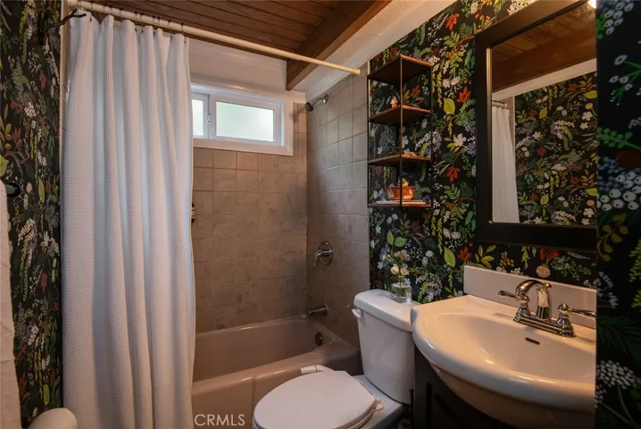 27590 Burnt Mill Drive, Lake Arrowhead, California 92352