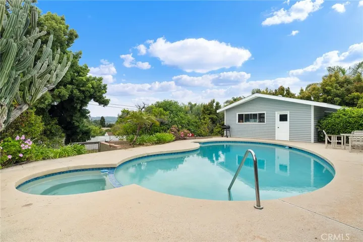 321 W Kalmia Street, Fallbrook, California 92028
