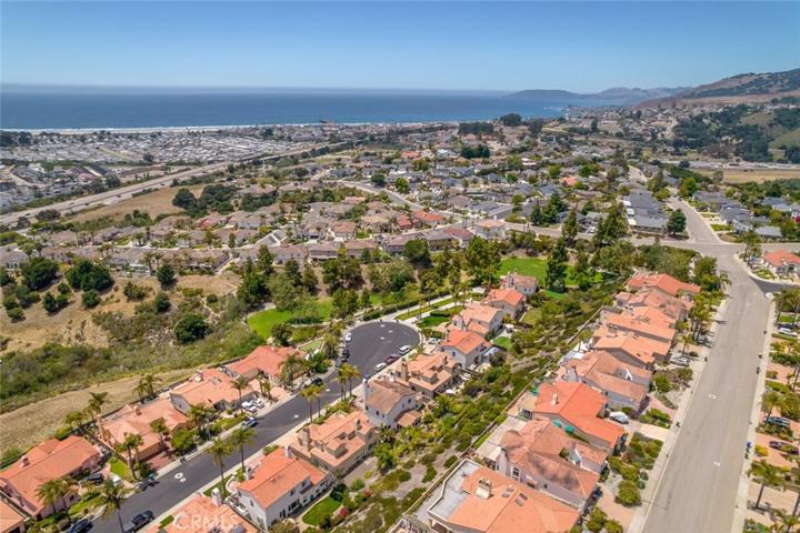 76 La Garza Street, Pismo Beach, California 93449