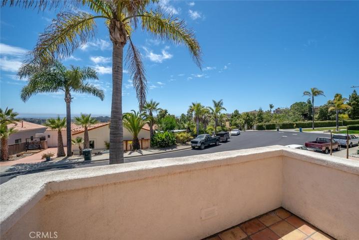 76 La Garza Street, Pismo Beach, California 93449