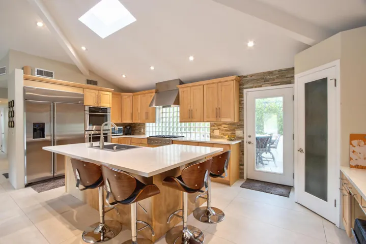 20-Kitchen