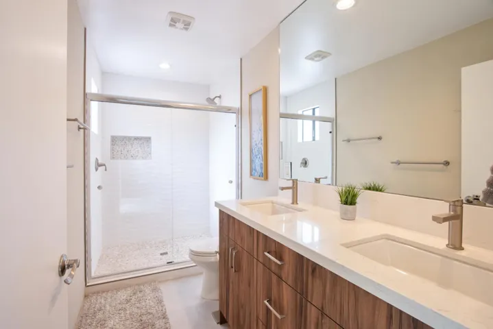 38-Bathroom