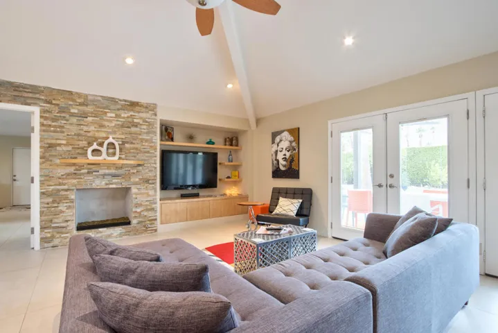 17-Living-Room