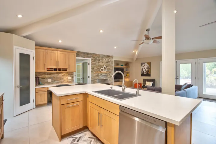 22-Kitchen