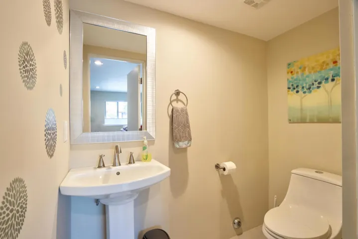 33-Half-Bathroom