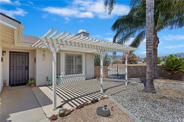 Exterior Front Entry