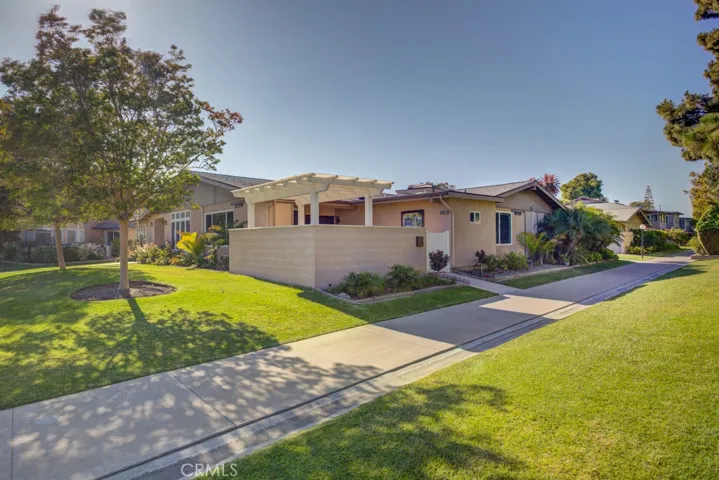1941 Mckinney Way Unit 15E, Seal Beach, California 90740