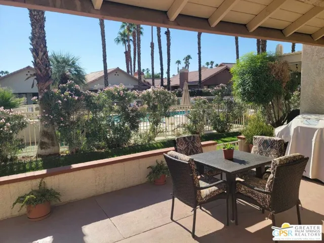 extra lg. patio
