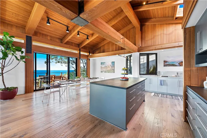 2623 Victoria Drive, Laguna Beach, California 92651