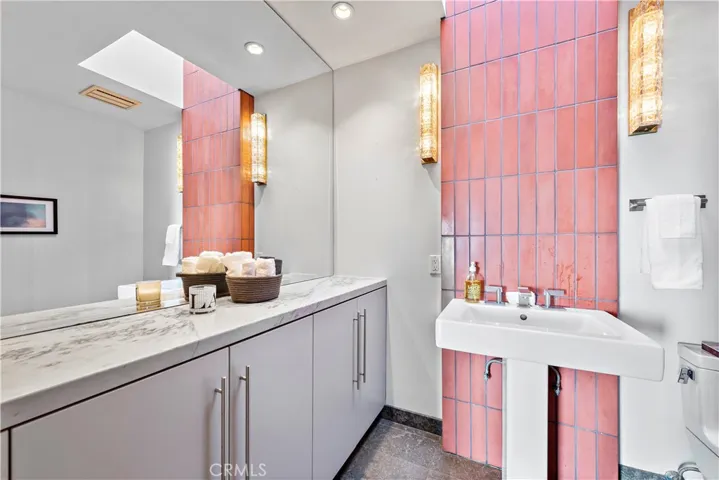 2623 Victoria Drive, Laguna Beach, California 92651