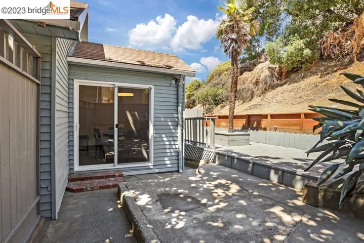 15 Cooke Avenue, Crockett, California 94525