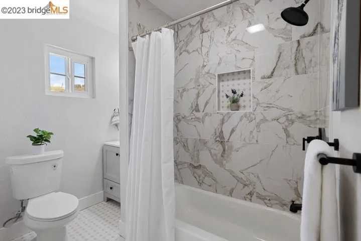 15 Cooke Avenue, Crockett, California 94525