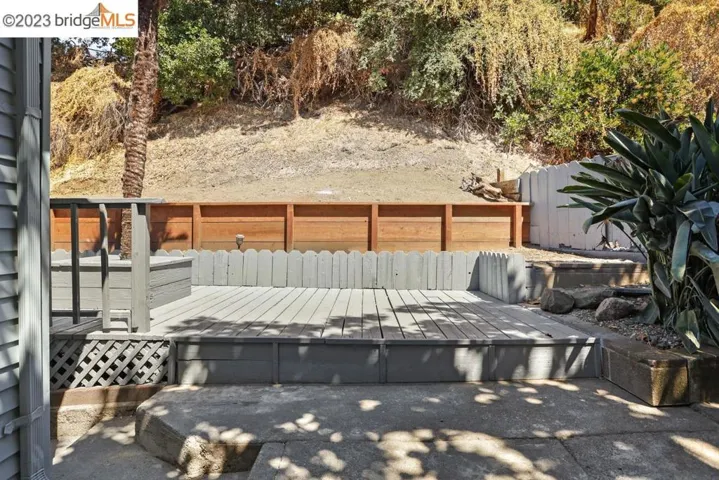 15 Cooke Avenue, Crockett, California 94525