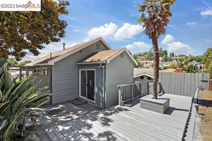 15 Cooke Avenue, Crockett, California 94525