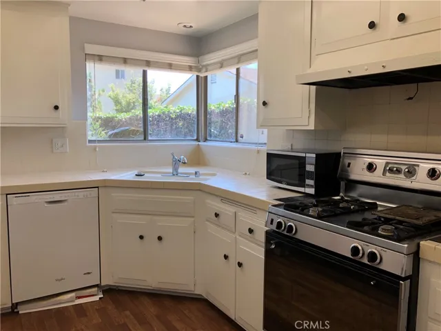 Nice and neat kitchen