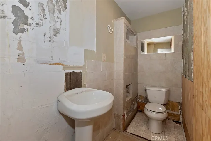 39167 Rim Of The World Drive, Fawnskin, California 92333