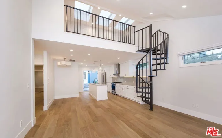 9045 Harland Avenue, West Hollywood, California 90069
