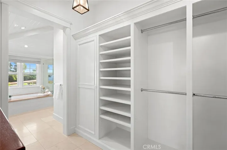 460 Holly Street, Laguna Beach, California 92651