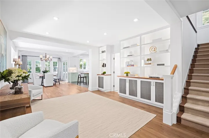 460 Holly Street, Laguna Beach, California 92651