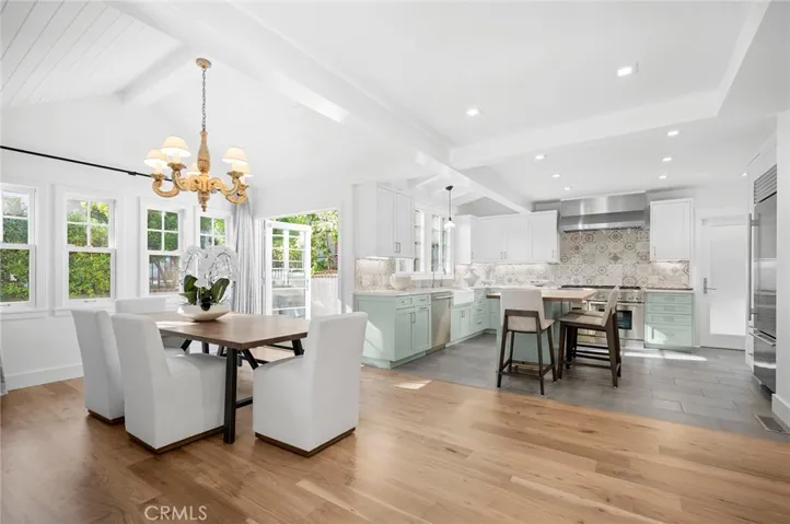 460 Holly Street, Laguna Beach, California 92651
