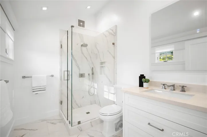 460 Holly Street, Laguna Beach, California 92651