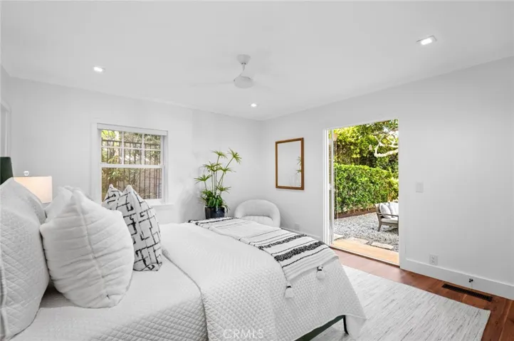 460 Holly Street, Laguna Beach, California 92651