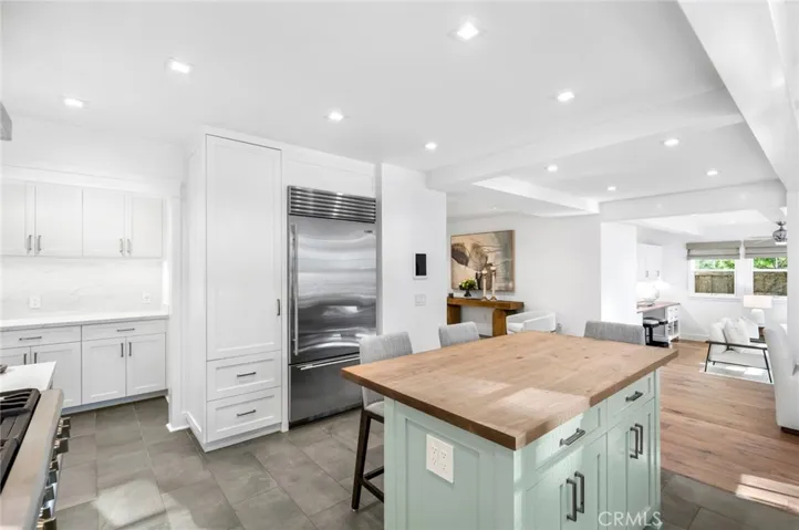 460 Holly Street, Laguna Beach, California 92651
