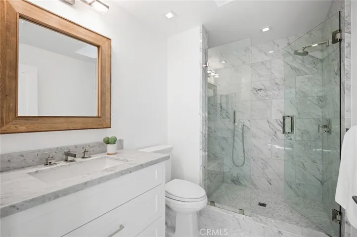 460 Holly Street, Laguna Beach, California 92651