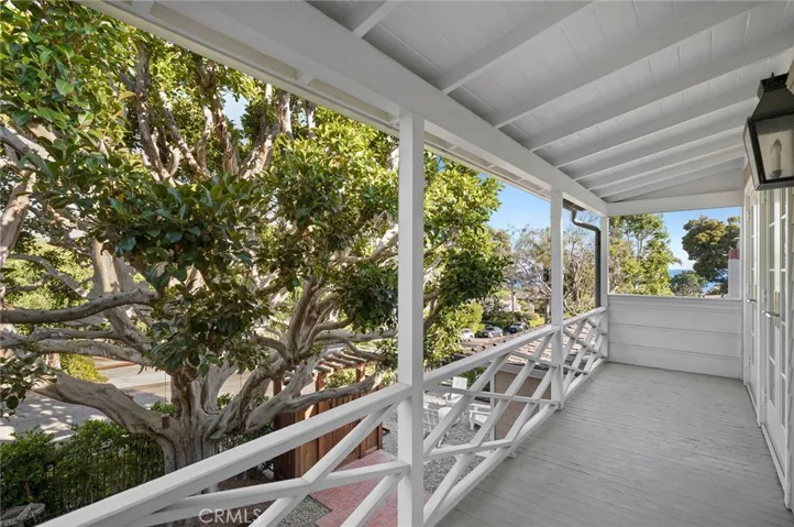 460 Holly Street, Laguna Beach, California 92651