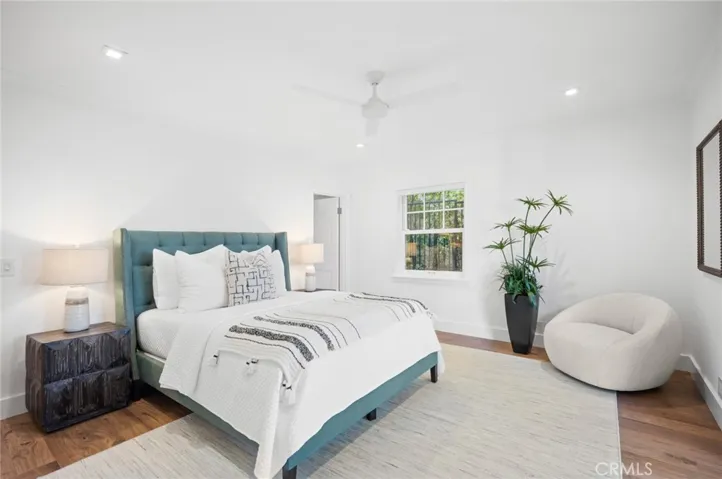 460 Holly Street, Laguna Beach, California 92651