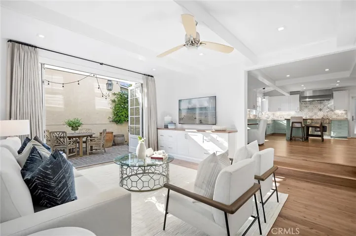 460 Holly Street, Laguna Beach, California 92651