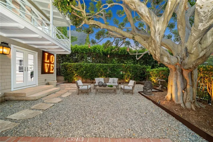 460 Holly Street, Laguna Beach, California 92651