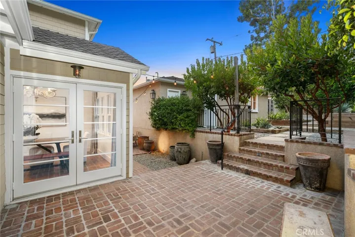 460 Holly Street, Laguna Beach, California 92651
