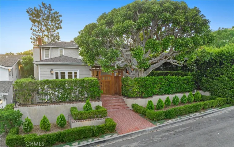 460 Holly Street, Laguna Beach, California 92651