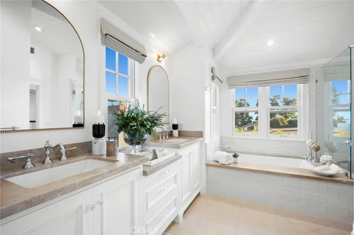 460 Holly Street, Laguna Beach, California 92651