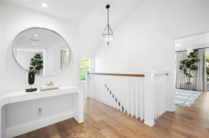 460 Holly Street, Laguna Beach, California 92651