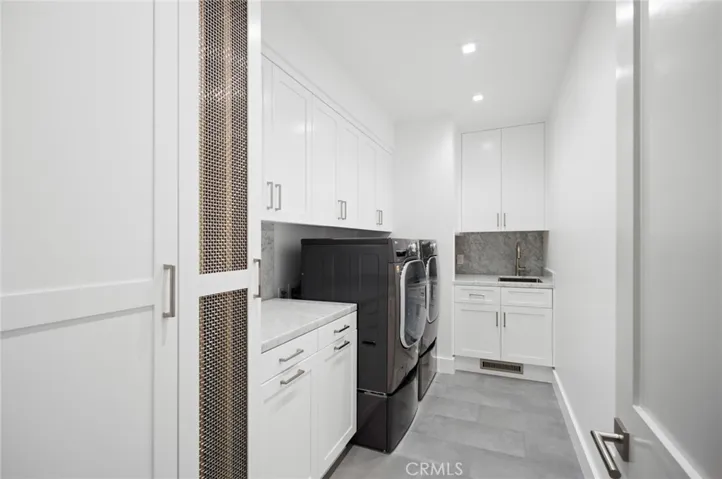 460 Holly Street, Laguna Beach, California 92651