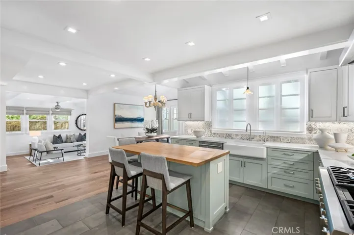 460 Holly Street, Laguna Beach, California 92651