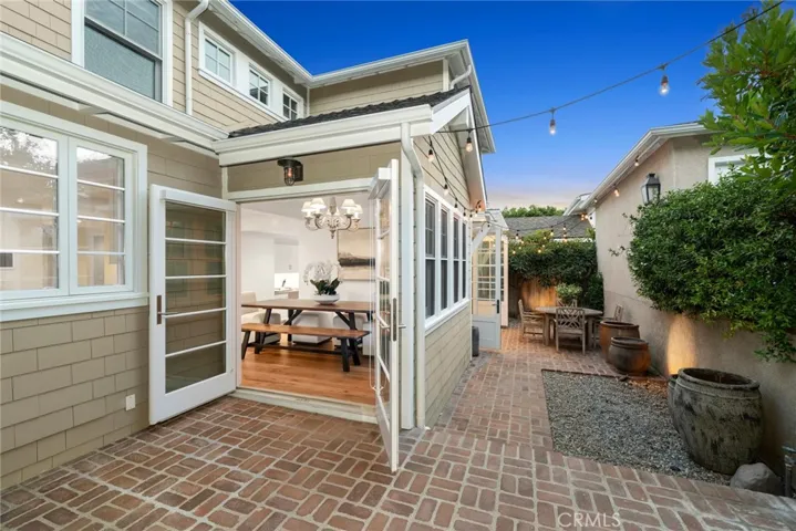 460 Holly Street, Laguna Beach, California 92651