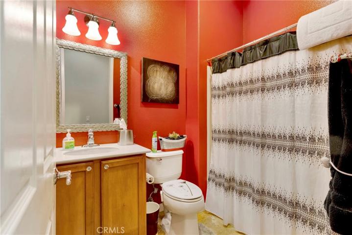 10299 Lakeshore Drive, Apple Valley, California 92308