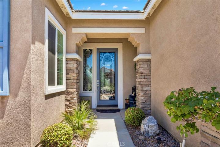 10299 Lakeshore Drive, Apple Valley, California 92308