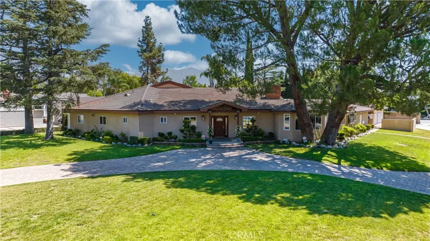 3675 Locksley Drive, Pasadena, California 91107